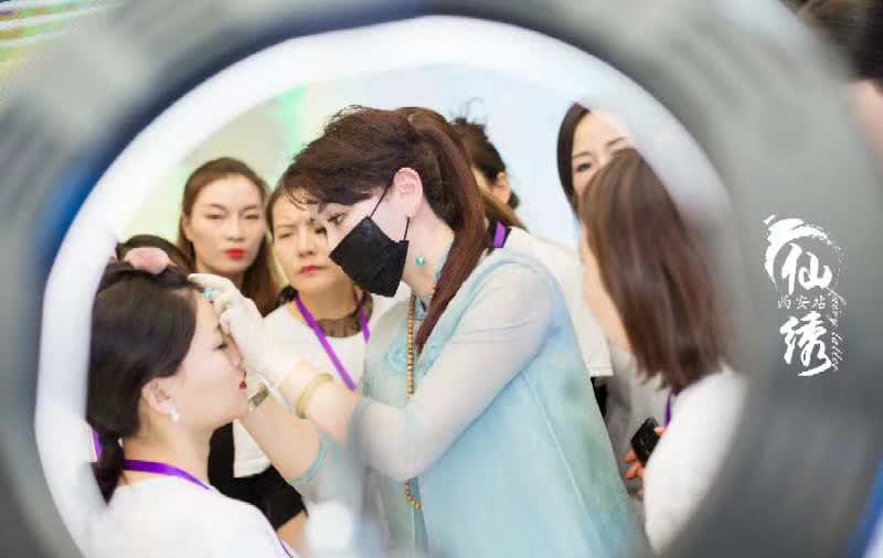 成都温江区纹绣培训学费多少钱(说说我的个人亲身经历)